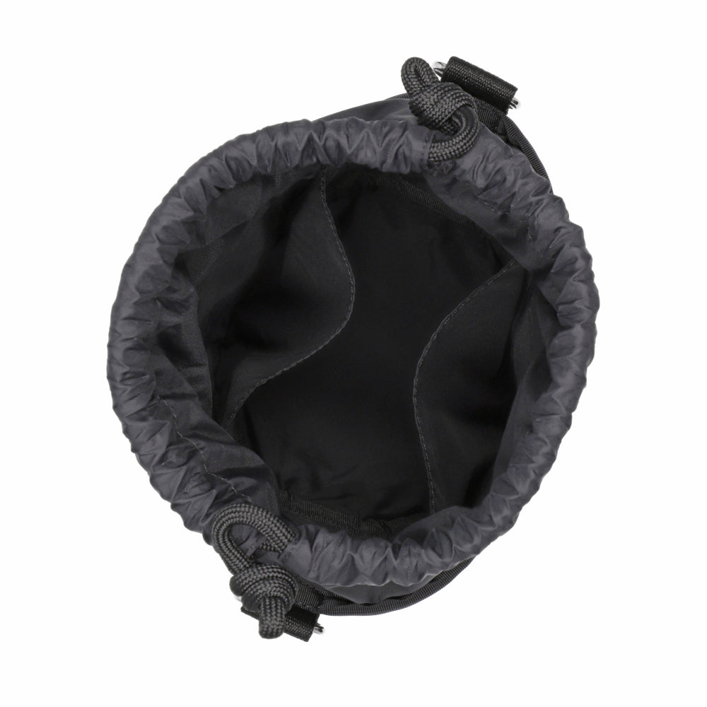 SM DRAWSTRING BUCKET 小型抽繩水桶斜背包 - 永恆黑