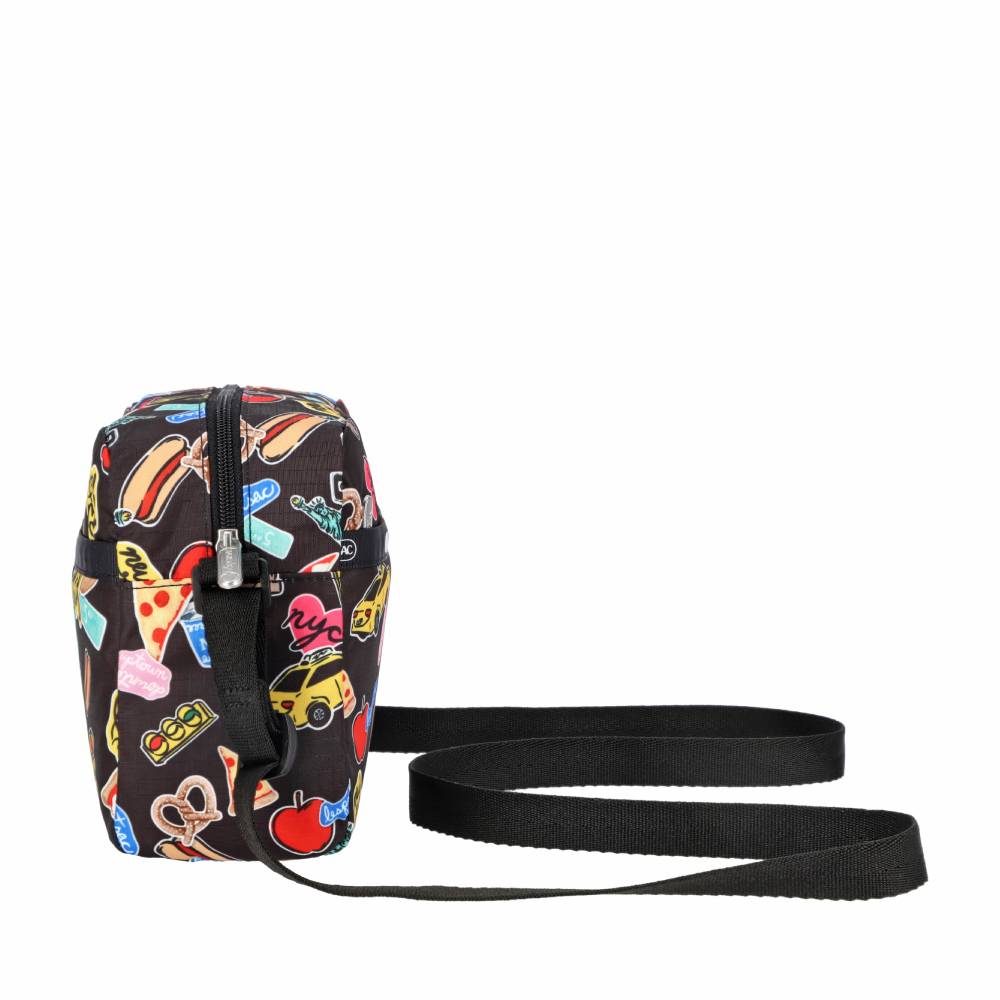 DANIELLA CROSSBODY 拉鍊斜背包 -紐約經典貼紙