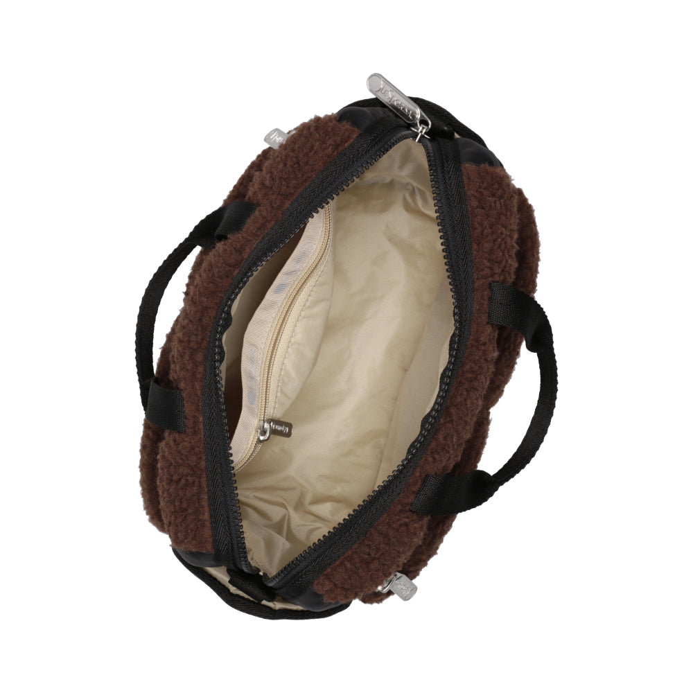 PUFFY MINI DUFFEL 迷你毛毛旅行包 - 摩卡棕羊羔絨